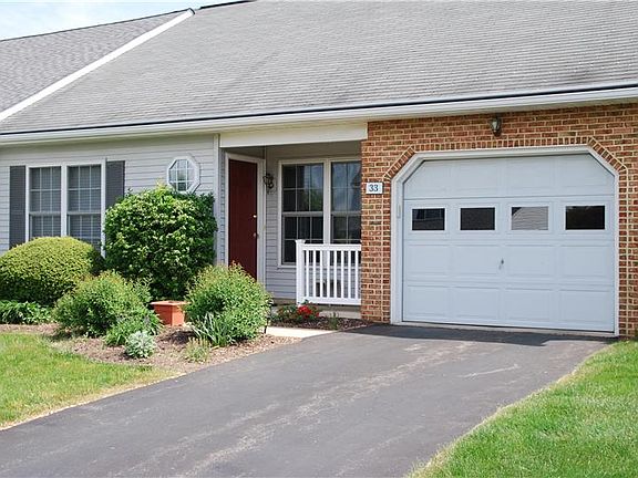 2nd image of 33 Burr Oak Dr