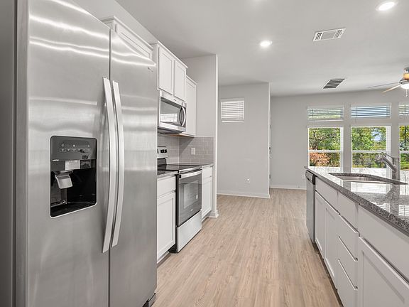 2nd image of 501 W New Hope Dr