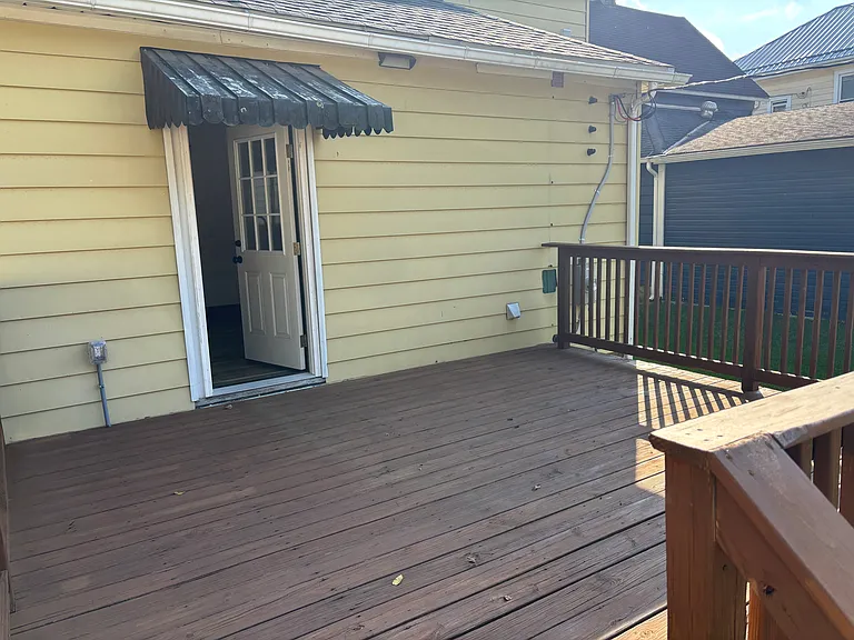 109 Oak St — Photo 4