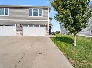 653 Prairie Blvd, Dakota Dunes, SD 57049