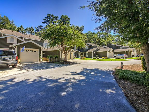 5th image of 303 Cedarwood Vlg #303