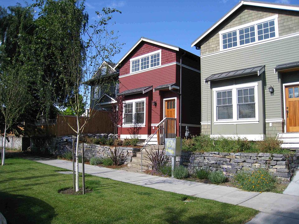 Cottage for rent is directly behind the red one.