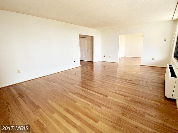 5th image of 3701 S George Mason Dr Unit 1305N