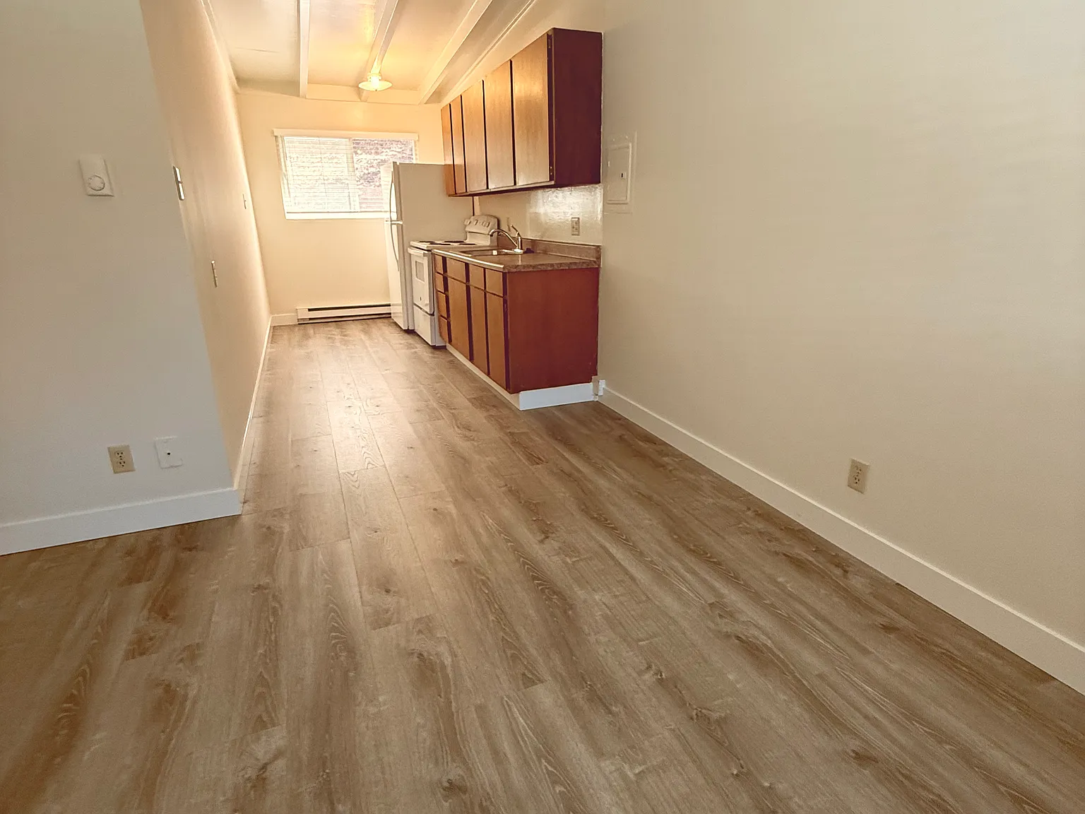 1563 Lincoln Ave — Photo 4