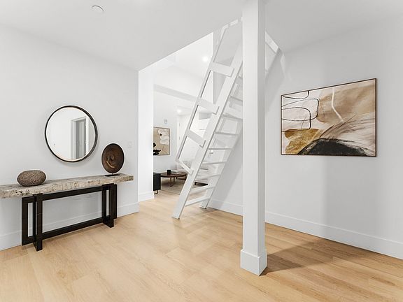 2nd image of 55 Broad St #3514