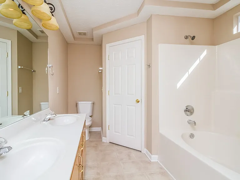 704 Parrish Point — Photo 9