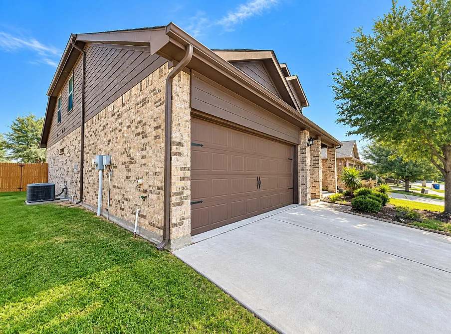 5 bed, 2291 sqft, $2,700 — Photo 4