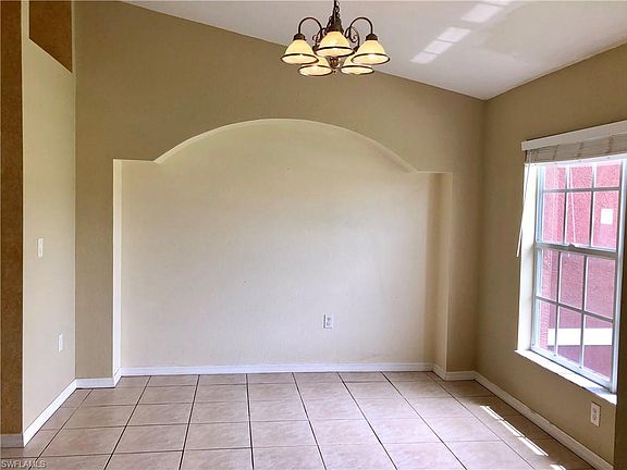 5th image of 1020 NW 9th Pl