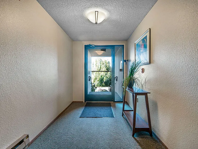 2034 14th Ave W #104 — Photo 4