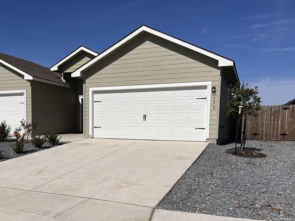1st image of 620-622 Grayson Ln