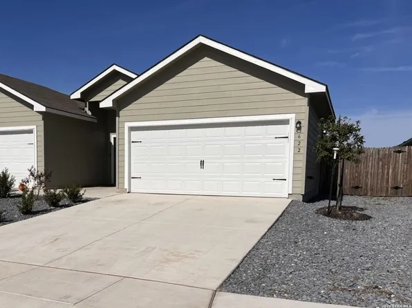 620-622 Grayson Ln, Seguin, TX 78155