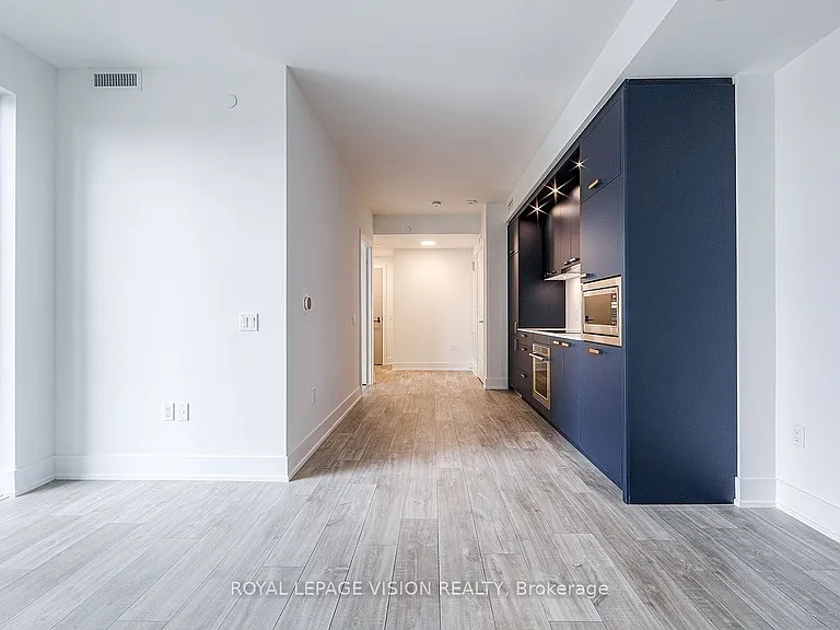 858 Dupont St #401 — Photo 15