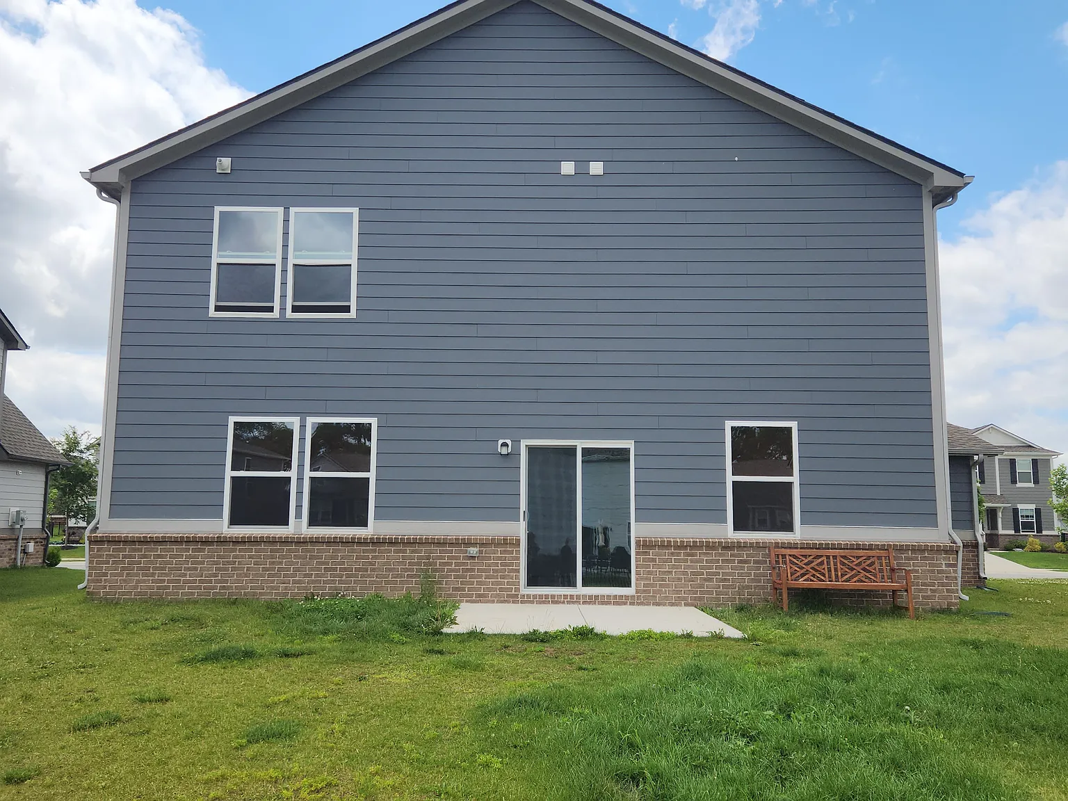5 bed, 3.5 bath, 2427 sqft, $3,100 — Photo 4