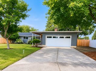 1100 Quince Dr, Junction City, OR 97448