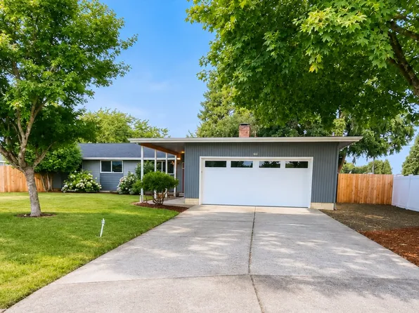 1100 Quince Dr, Junction City, OR 97448