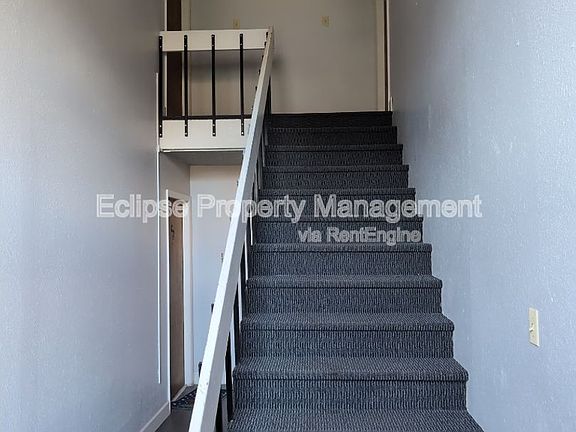 3rd image of 502 Bell Ct #C6