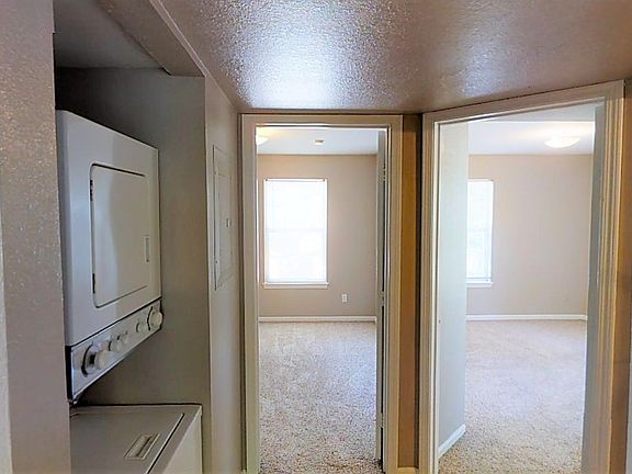 4th image of 933 Mississippi St #A02065e57