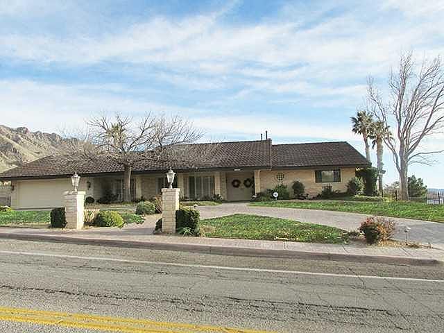 1st image of 900 Thunderbird Dr