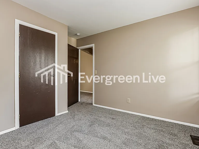 1262 Firethorne Dr — Photo 7