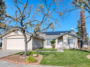 1573 Fallbrook Ave, Clovis, CA 93611