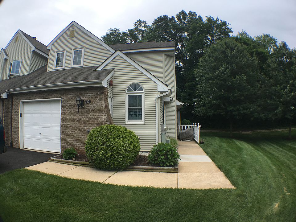 1st image of 17 Standiford Ct