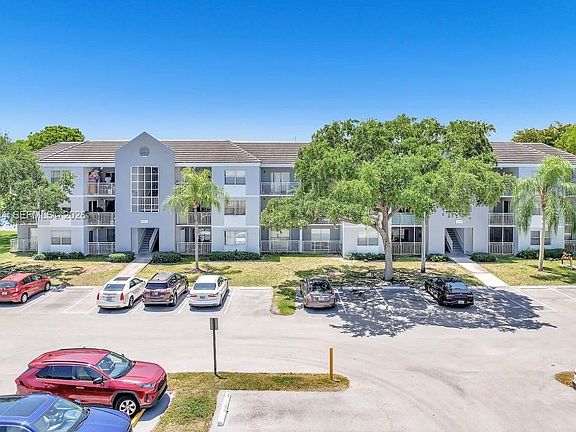 3rd image of 8580 SW 212th St APT 303