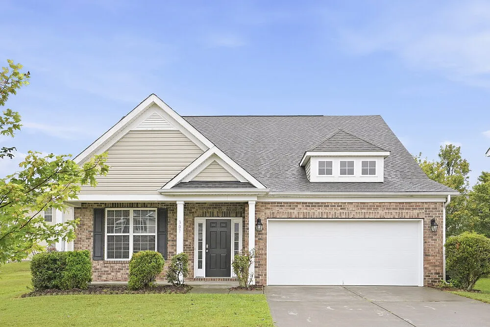 4 bed, 2.5 bath, 1856 sqft, $2,175 — Photo 1