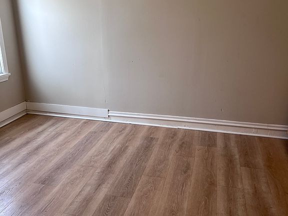 4th image of 137-139 E Leaming Ave #4