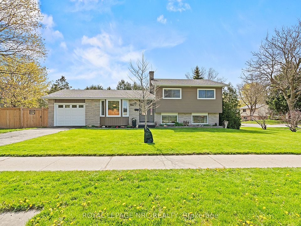 1st image of 466 Willow Rd