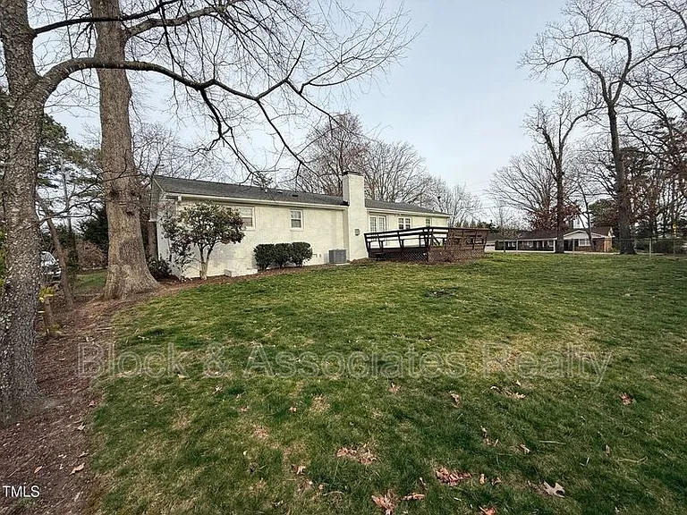 212 Sampson St — Photo 32