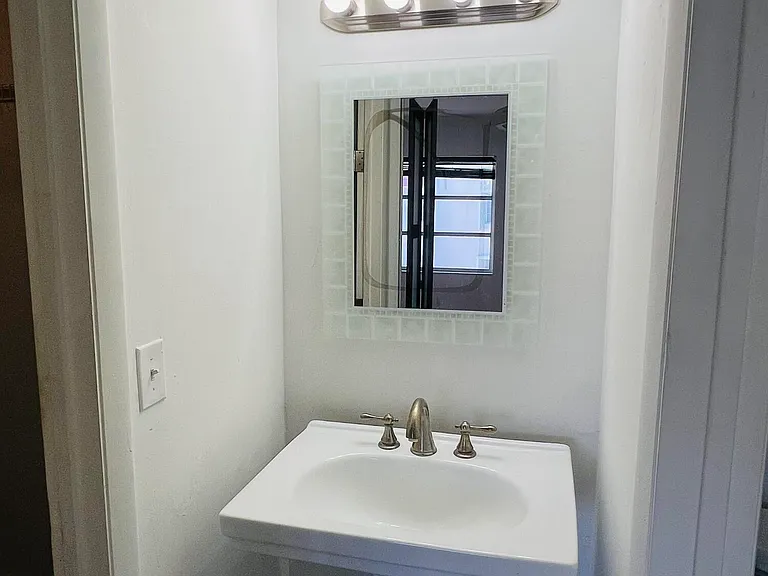 614 NW 13th St #280 — Photo 8