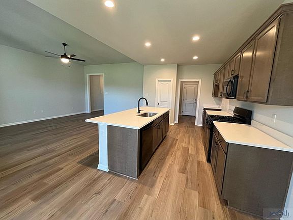 3rd image of 108 Villa Dr