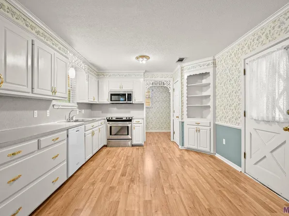 17017 Pernecia Ave, Greenwell Springs, LA 70739
