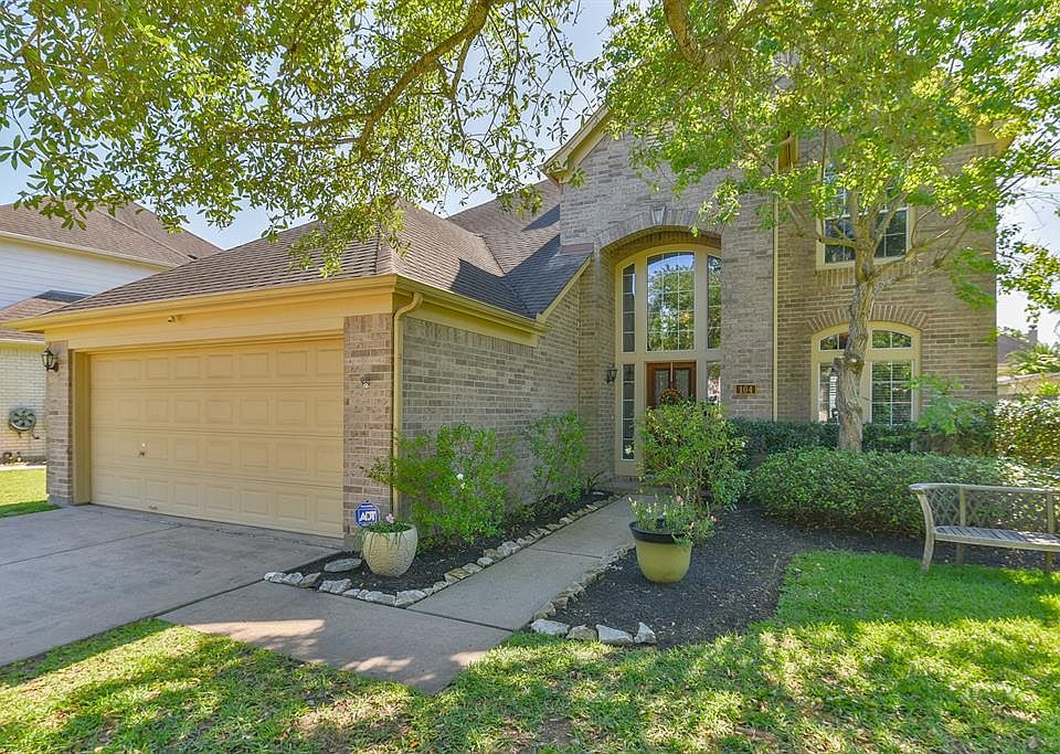 1st image of 104 Ravenknoll Ct