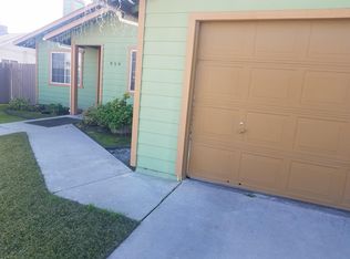 959 E Lavonia Ave, Pixley, CA 93256