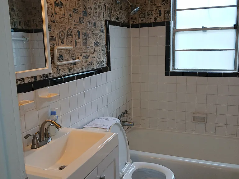 7075 Melrose Ave — Photo 6