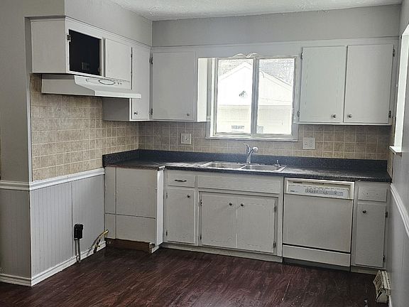 2nd image of 15513 Maplewood Ave