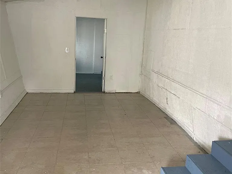 8556 Berkley Dr — Photo 10