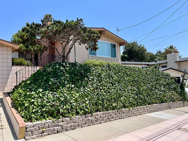 3159 Lloyd St — Photo 1