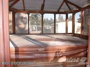 Covered Hot tub room