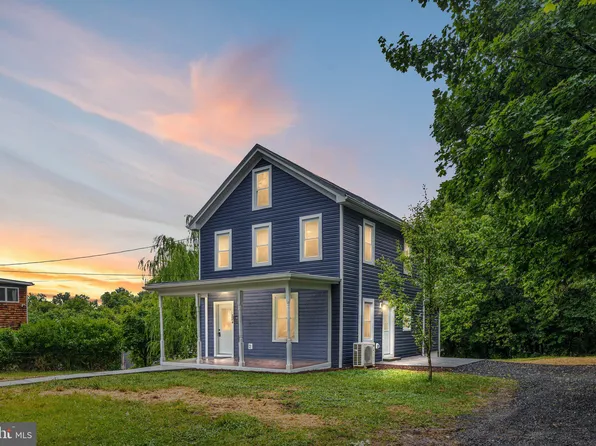 324 W Queen St, Strasburg, VA 22657