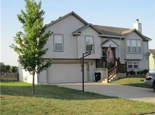20948 W 226th St, Spring Hill, KS 66083