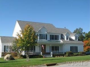 196 Roosevelt Dr, Poughquag, NY 12570