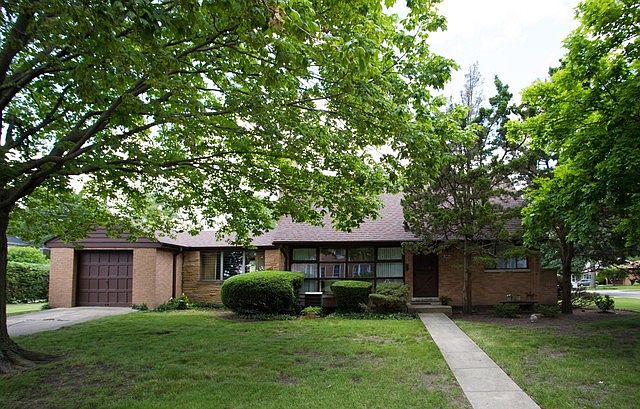 1st image of 3400 W Albion Ave