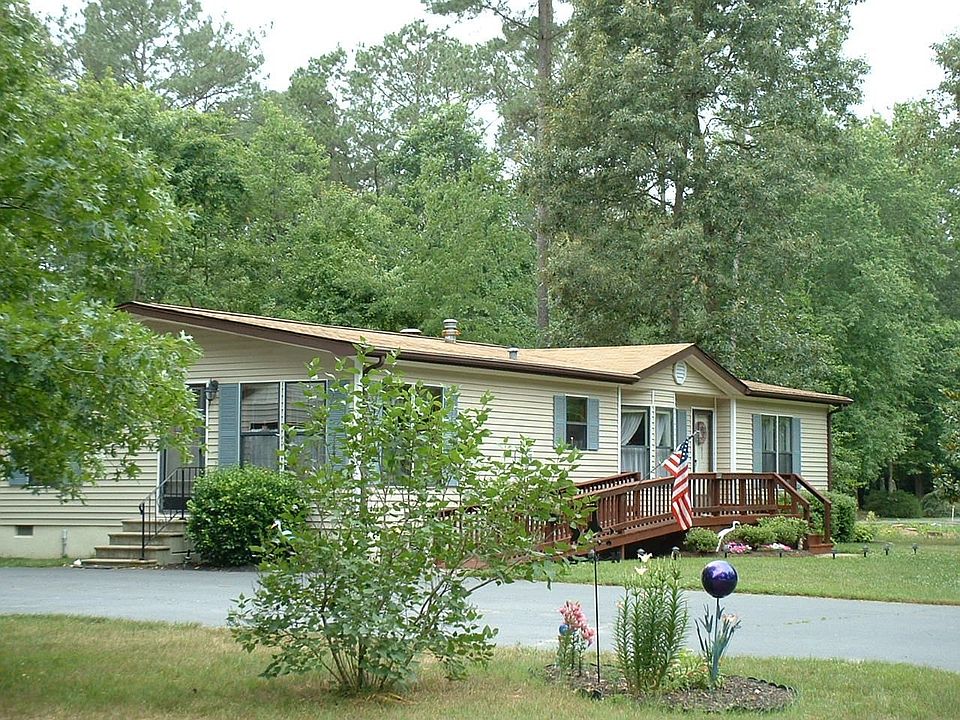 Home includes 2 garages!