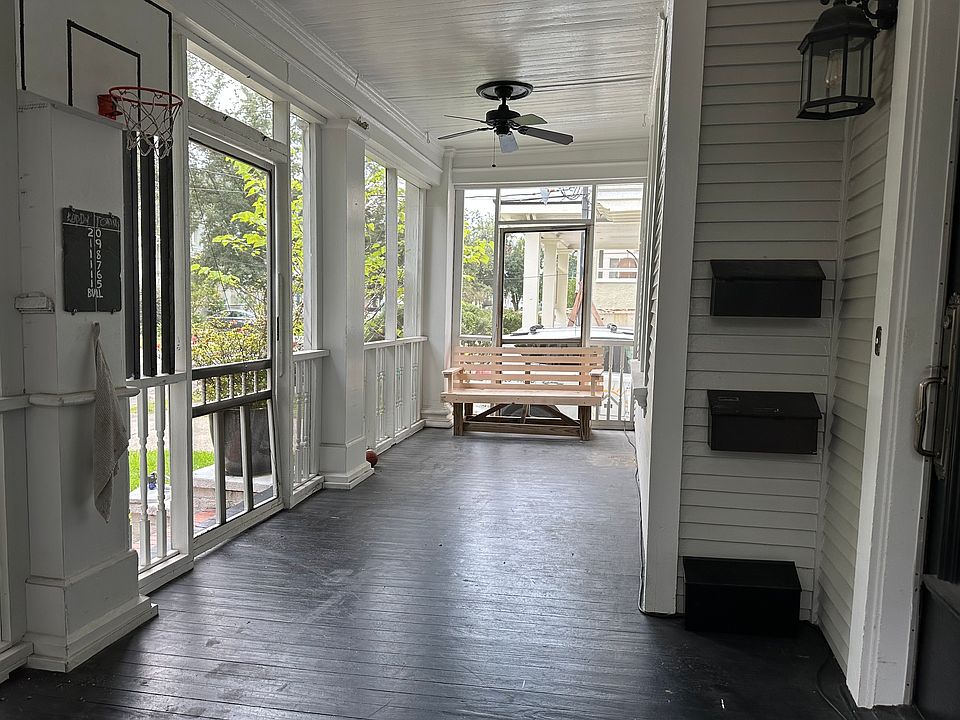 No seeum screens keep out the small mosquitoes