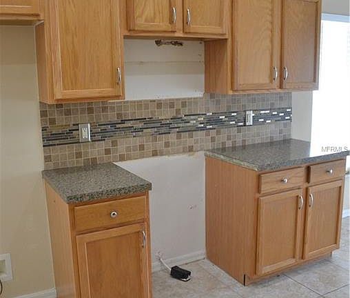 5th image of 2707 Willow Glen Cir