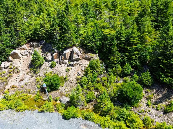 17 Atlantic St, Blind Bay, NS B3Z 4C1