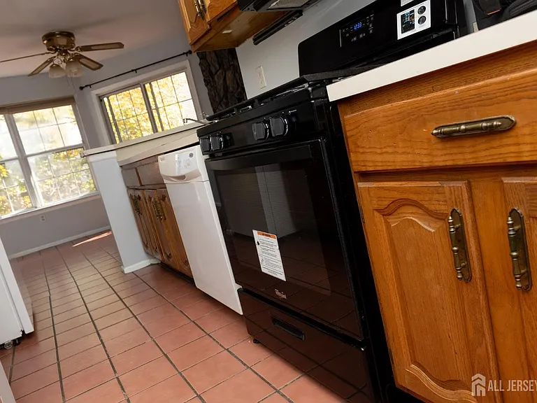 2162 Ash Ct — Photo 27