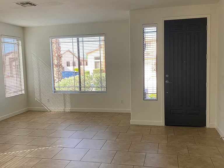 1818 W Glenhaven Dr — Photo 3